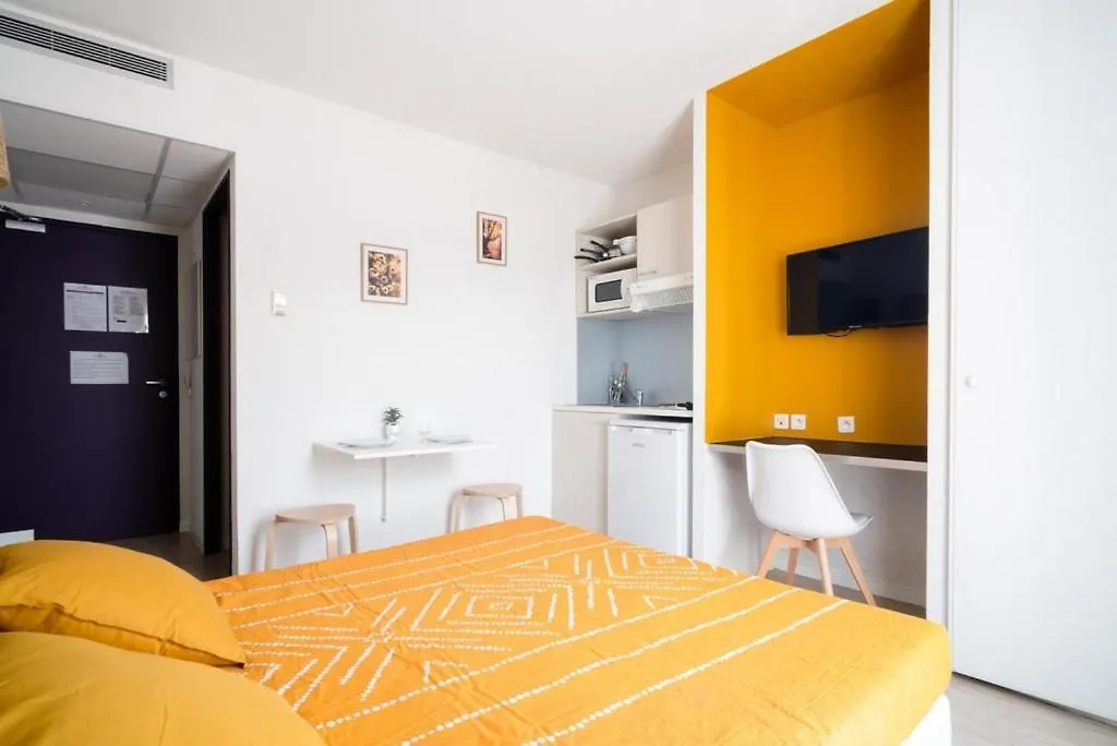 Apartament Joli Studio Proche Gare Et Centre Ville Lourdes Francja